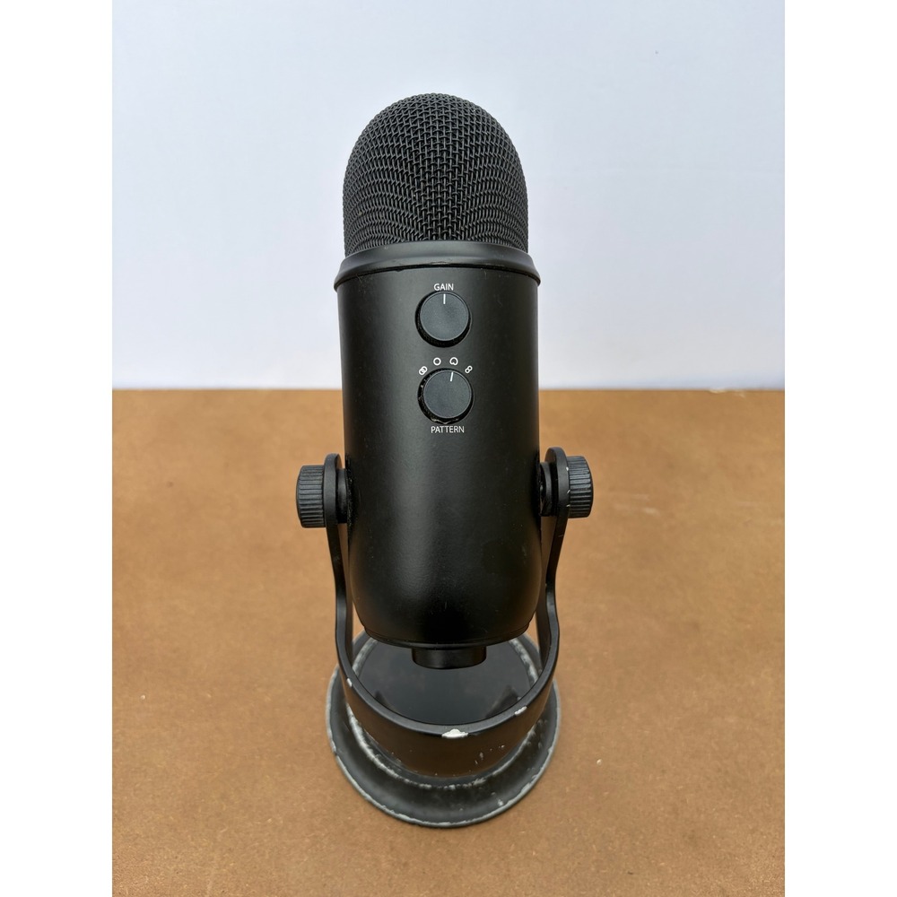 Blue Yeti USB Microphone Blackout Edition Professional Condenser Mic with Stand